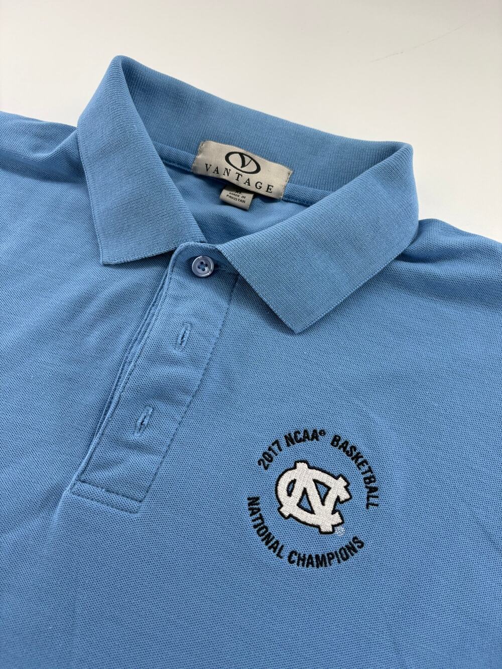 Vantage UNC Tar Heels 2017 NCAA National Champions Polo Men's XL Carolina Blue